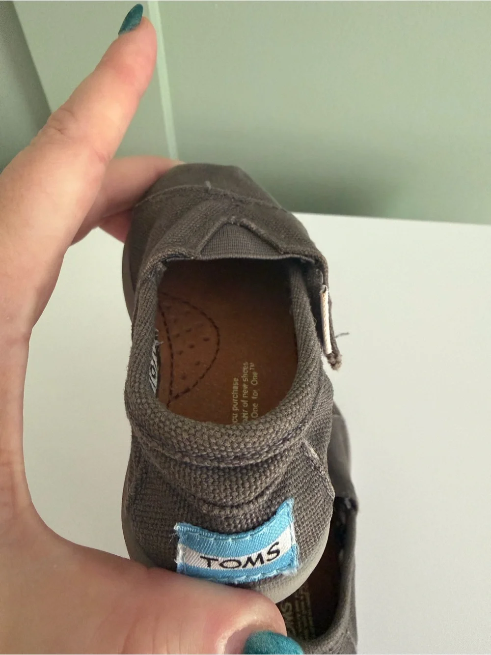 TOMS Alpargatas Ash (gray-brown) Canvas Slip-On Casual Shoes Unisex Kids US 4